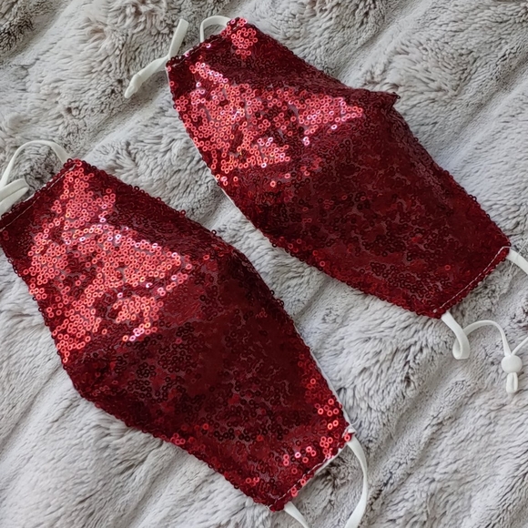 Accessories - 2-pack Besties Queen ruby red sparkle face masks